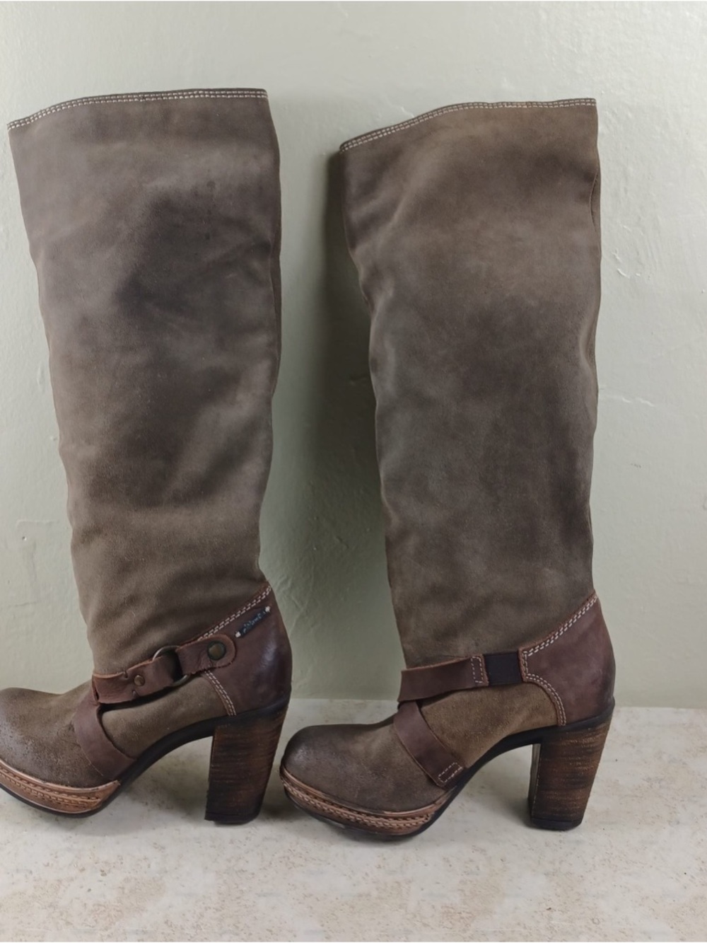 Women's Tall Suede Brown Heeled Boots - Picture 7 of 12